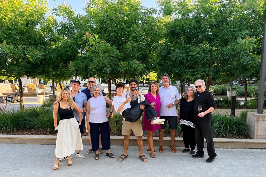 Group photo of guests on the California Wine Country Easygoing Bike Trip.
