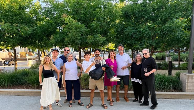 Group photo of guests on the California Wine Country Easygoing Bike Trip.