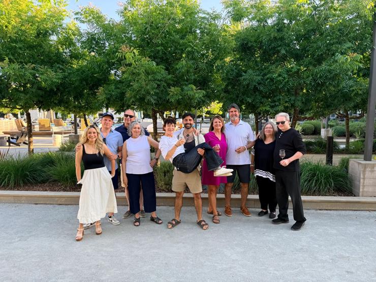Group photo of guests on the California Wine Country Easygoing Bike Trip.
