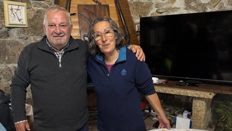A local couple in Portugal hosts Backroads guests at their home.