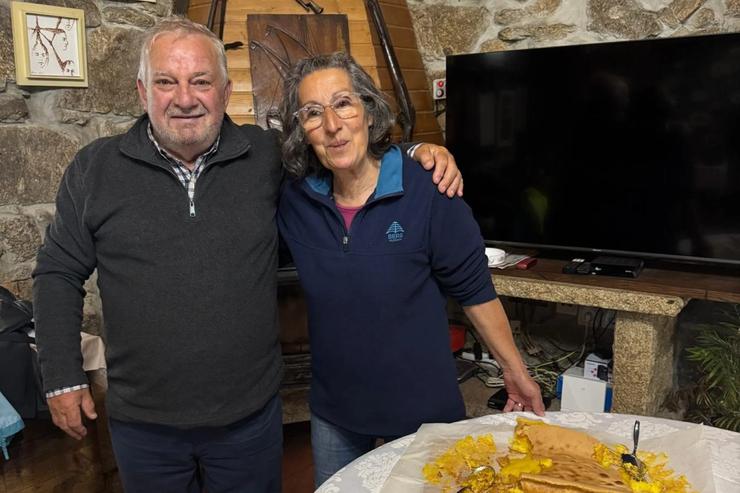 A local couple in Portugal hosts Backroads guests at their home.